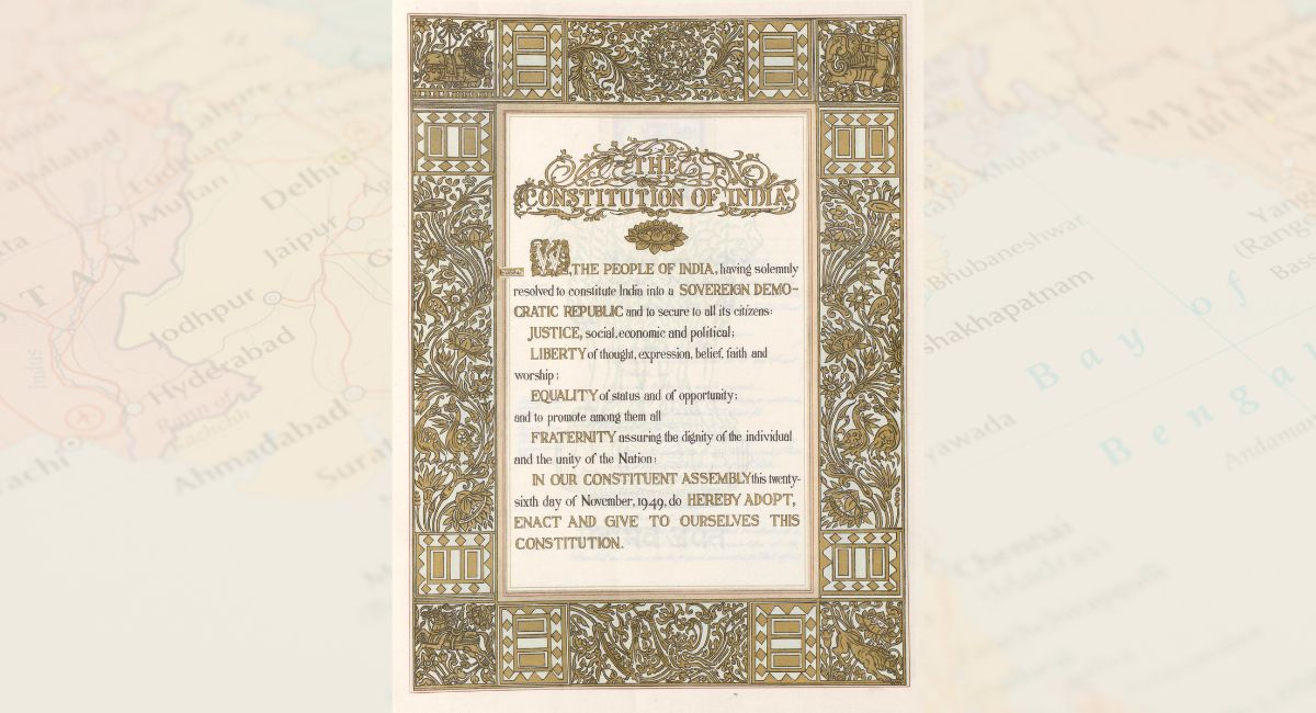 आज भारतीय संविधान स्वीकार दिनानिमित्त आजचा दिवस लोकशाहीच्या आधाराचा उत्सव साजरा करण्याचा आहे. संविधानाच्या महत्त्वपूर्ण घटकांचा आढावा घ्या!