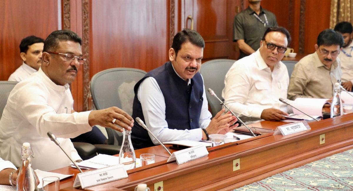 Technical Textile: मुख्यमंत्री देवेंद्र फडणवीस यांनी महाराष्ट्रात टेक्नीकल टेक्सटाईल मिशन आणि वस्त्रोद्योग विकासासाठी महत्त्वाच्या योजना जाहीर केल्या.