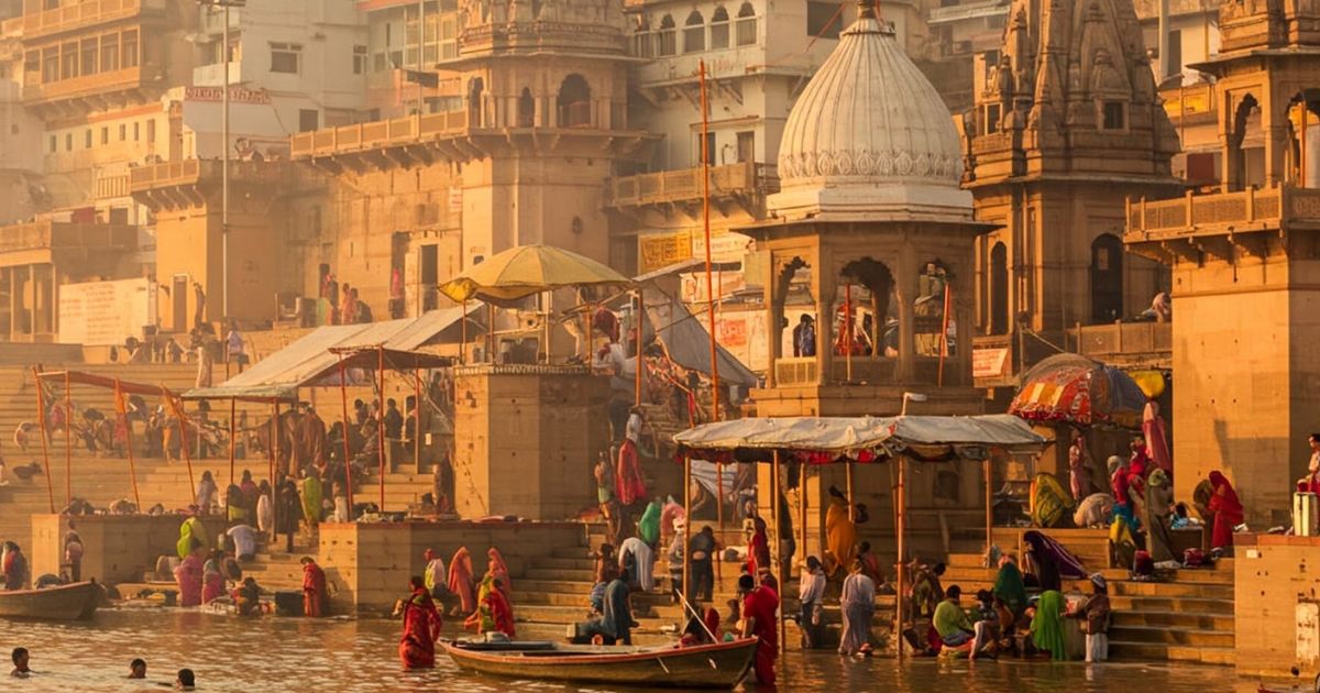 ऋषिकेशच्या सर्वात लोकप्रिय घाटांपैकी एक असलेल्या सिमरिया गंगा घाटाबद्दल जाणून घ्या. तसेच गंगा स्नानाचे महत्त्व आणि बनारसच्या प्रसिद्ध घाटांची माहिती मिळवा.