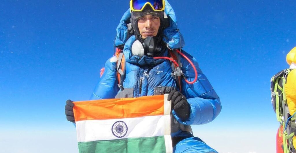 रोहताश खिलेरी कोण आहे व त्याने अचानक माऊंट एलब्रस का चढला? जाणूनघ्या त्याच्या मागचे कारण.