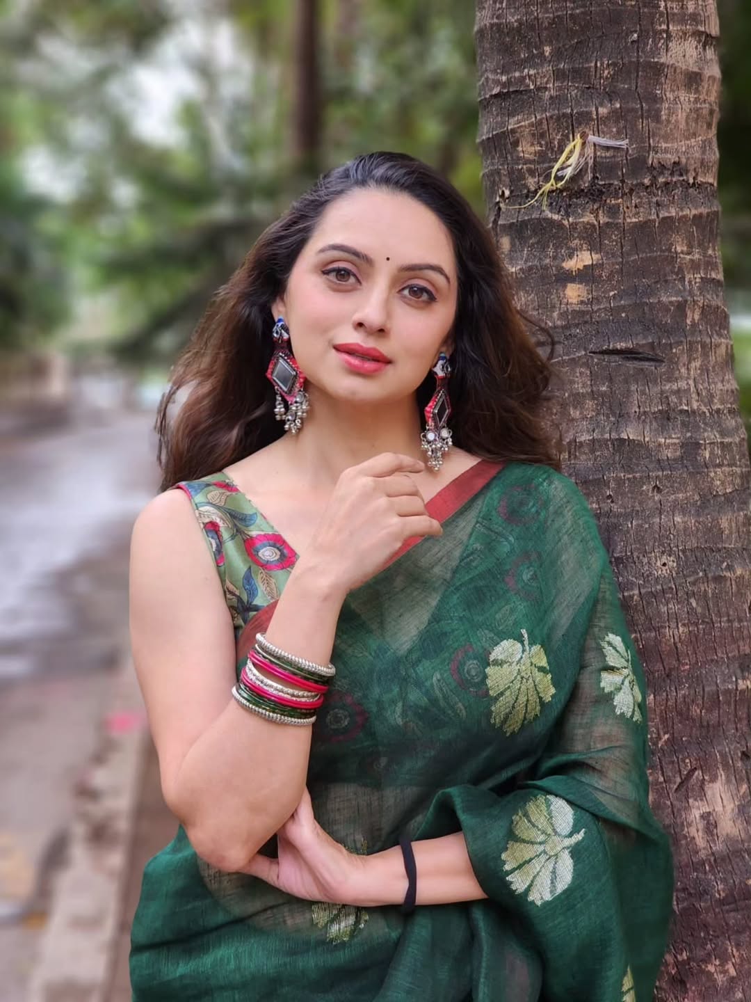 स्तृती मराठे ला बघून शिंदे ह्यांनी केला इन्स्टा वर रिप्लाय, मानले रातराणीचा मधुगंध... वाचा तिची पोस्ट.